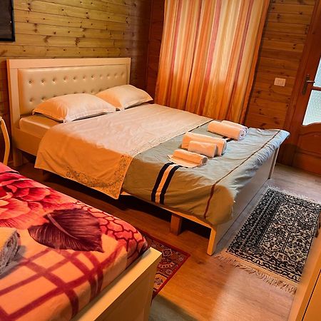 Bujtina Uji I Panjes, Log Cabins Dukat Exterior foto