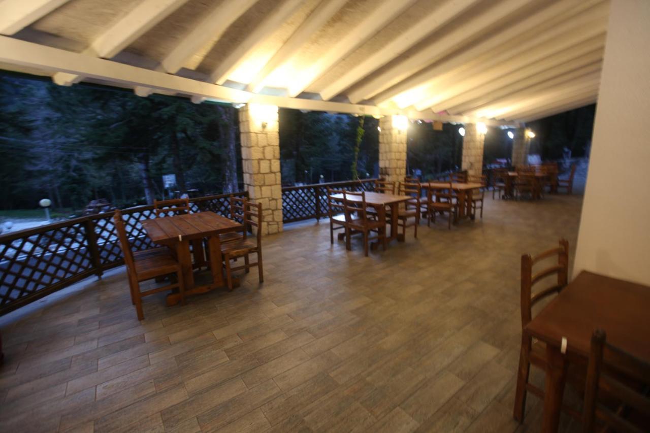 Bujtina Uji I Panjes, Log Cabins Dukat Exterior foto