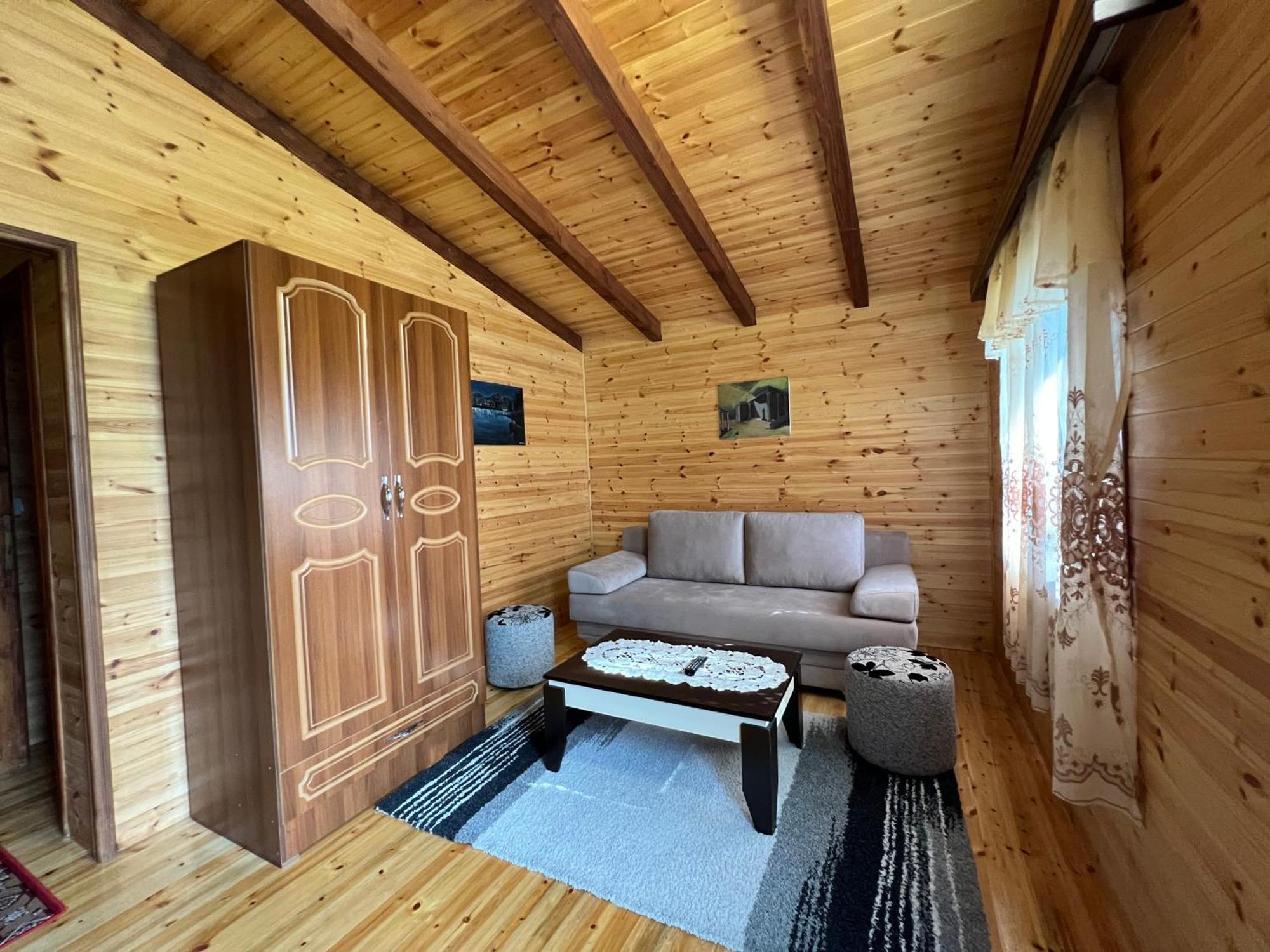 Bujtina Uji I Panjes, Log Cabins Dukat Exterior foto